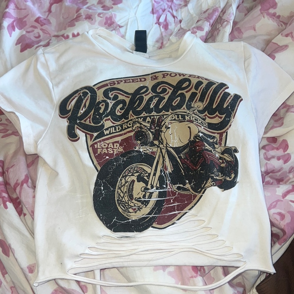 From Windsor, size xS, crop top baby tee
